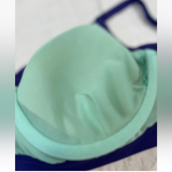 Athleta Womens Bikini Top Bra 36 B/C Purple Halter Padded Swimwear Hook Beach - Picture 11 of 13